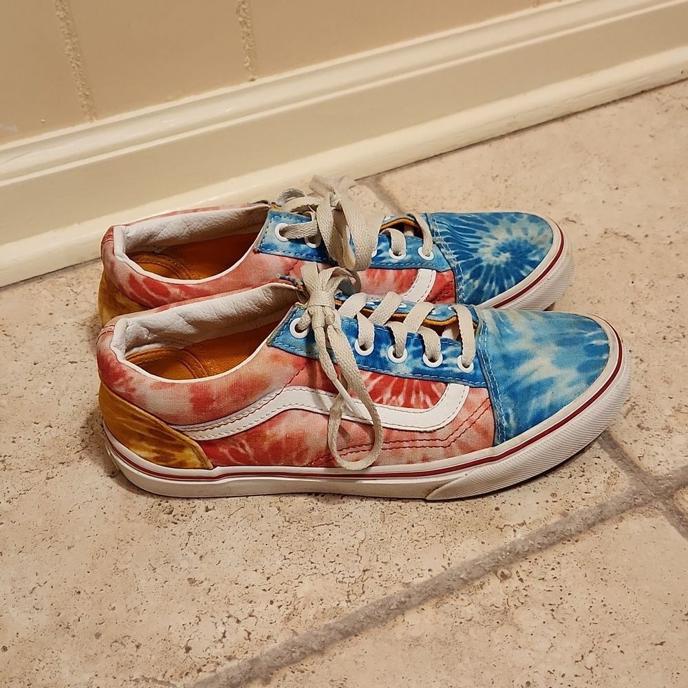Vans Classic Skater Shoes Tye Dye Blue Red Yellow Juniors Size 5.5